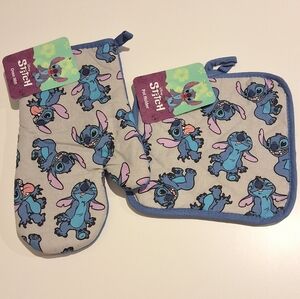 Disney Stitch Oven Mitt And Pot Holder Set, New With Tag